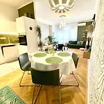 Mint Pearl 3 2 Bathrooms At Kalvin Square * Budapest