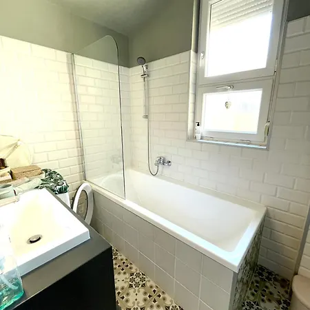 Mint Pearl 3 2 Bathrooms At Kalvin Square *