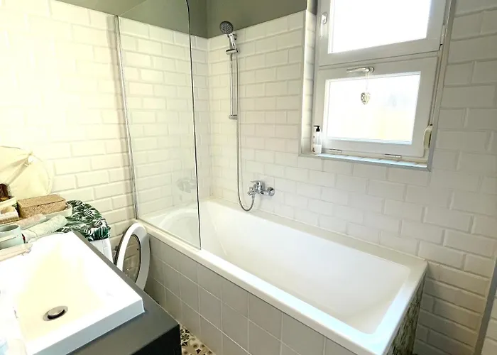 Mint Pearl 3 2 Bathrooms At Kalvin Square *